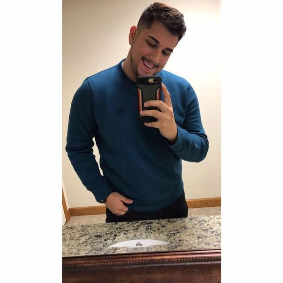 Meet your Posher, Luis
