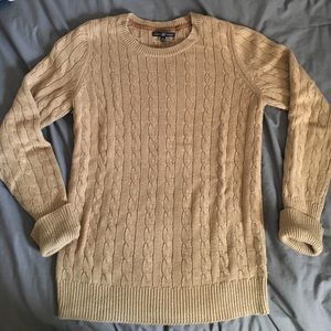 GAP camel-tan colored cable knit sweater sz L