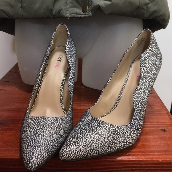 Size 9 JustFab Heels. NWOT.