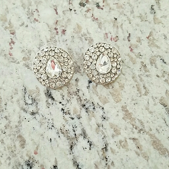 New round teardrop faux crystal earrings
