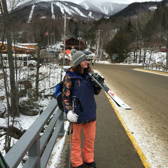 Meet your Posher, Caitlin