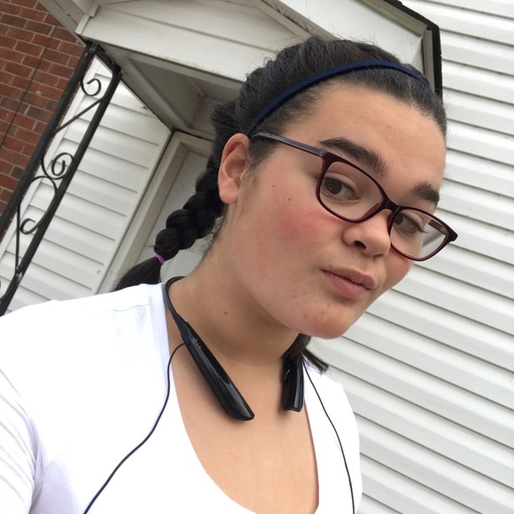 Meet your Posher, Amber - Picture 1 of 1