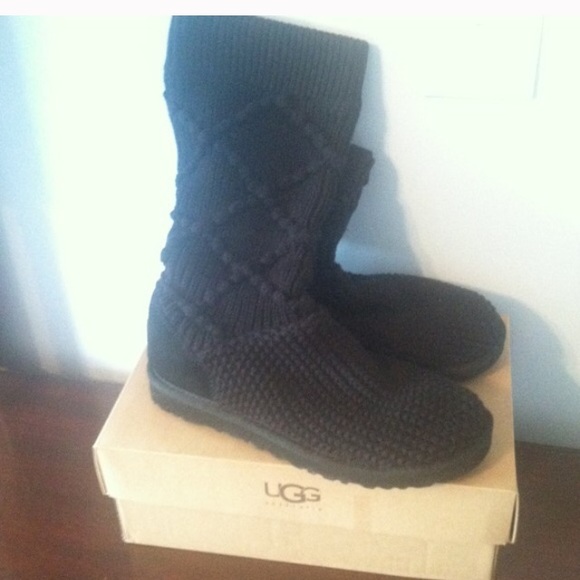 UGG Shin High Knit Boots - Picture 2 of 6