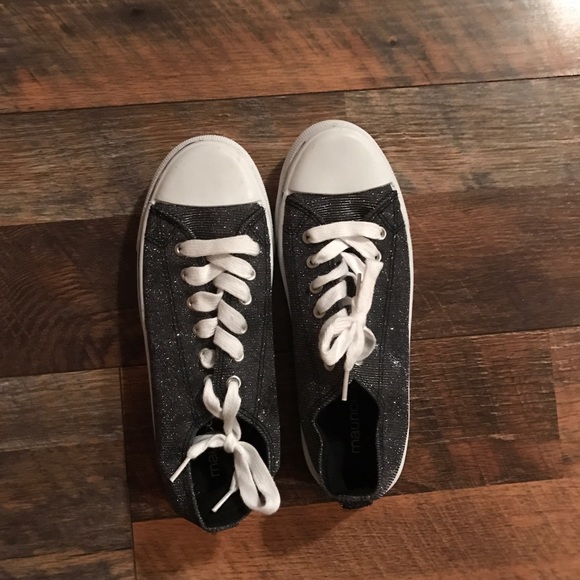 Maurice's sneakers size 8.5
