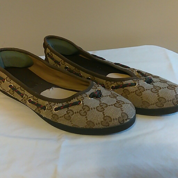 AUTHENTIC GUCCI FLATS/LOAFERS