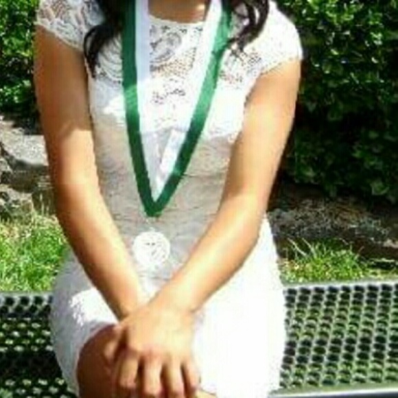 Dress - Picture 3 of 3