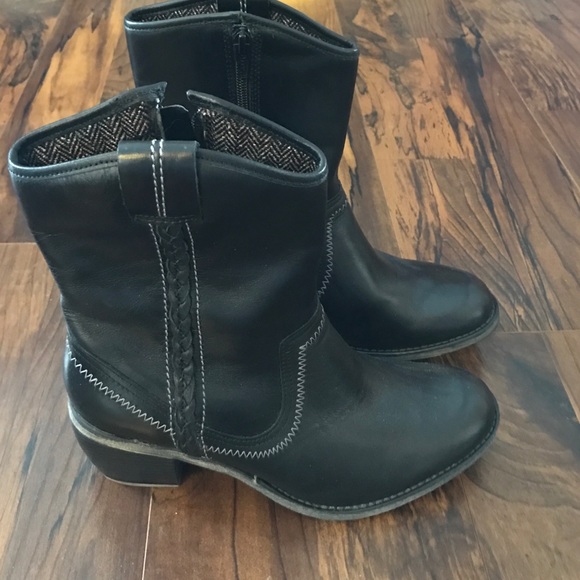 Waterproof leather booties