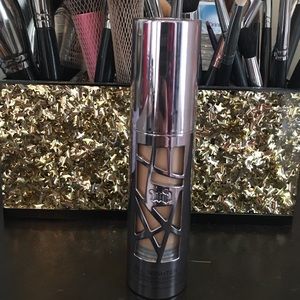 Urban Decay All nighter foundation 6.0medium beige