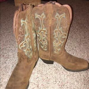 Justin cowboy boots!
