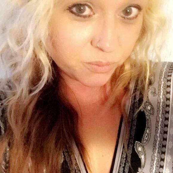 Meet your Posher, Kari