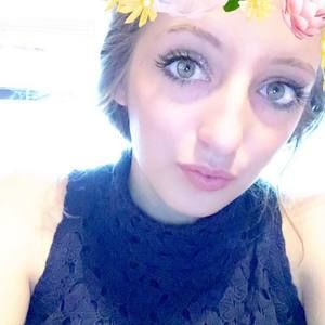 Meet your Posher, Courtney