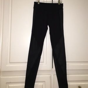 Black Alo pants zippers at bottom size Xsmall