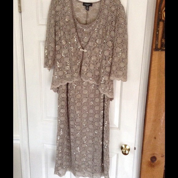 Accessories+Dress Set 14P Dress, shoes, & clutch. - Picture 2 of 4
