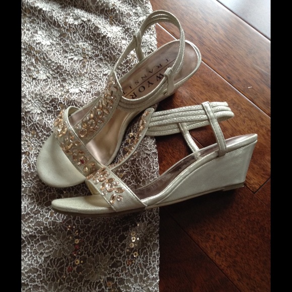 Accessories+Dress Set 14P Dress, shoes, & clutch. - Picture 3 of 4