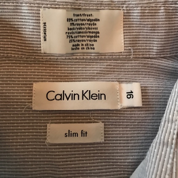 {Calvin Klein} Men's Shirt - Picture 3 of 3