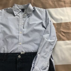 Gap • Preppy Blue Stripped Button Up