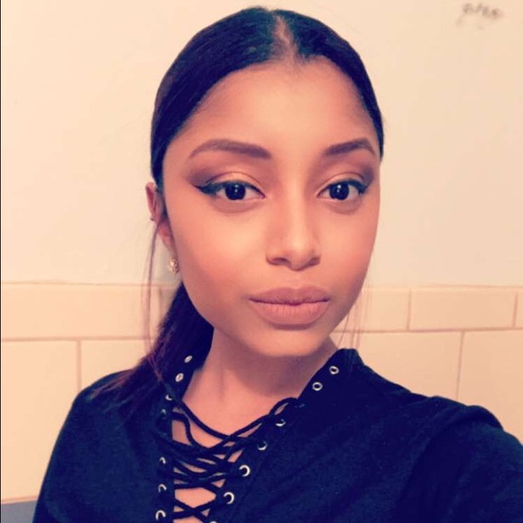 Meet your Posher, Shakyra