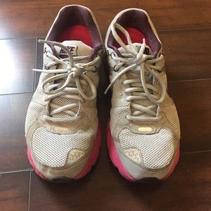 Women's Nike structure 15