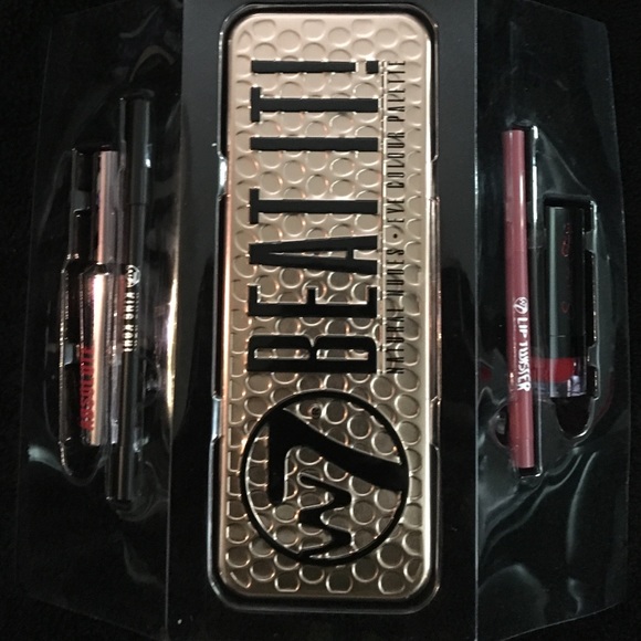 💋NIB Makeup Gift Set 💄 - Picture 2 of 4