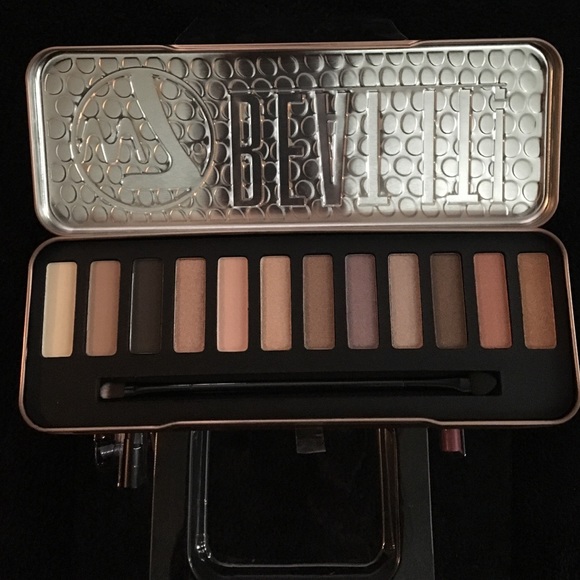 💋NIB Makeup Gift Set 💄 - Picture 3 of 4