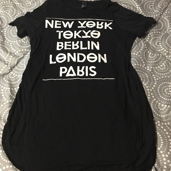 Forever 21 T Shirt
