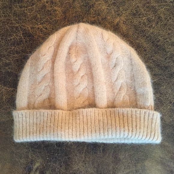 Tan Angora Rabbit Hair Hat 🐰 - Picture 2 of 3