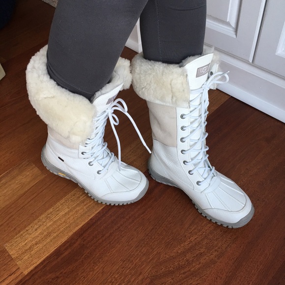 [SOLD) UGG tall Adirondack snow boots - Picture 2 of 4