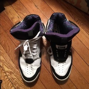 Areojam converse- limited edition