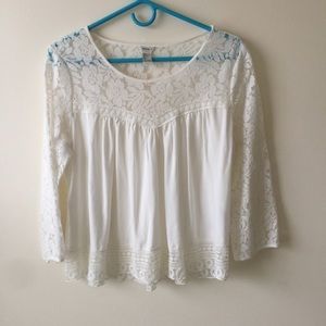 Long lace sleeved flowy shirt