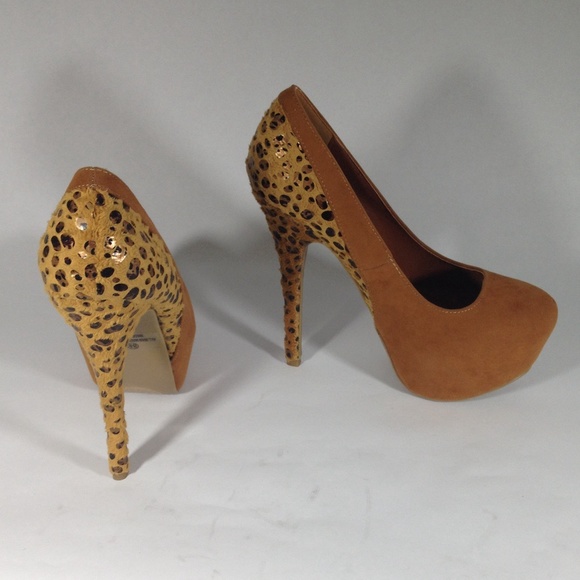 Leopard Heel - Picture 3 of 3