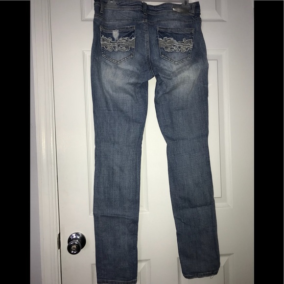 Ripped skinny jeans - Picture 2 of 6