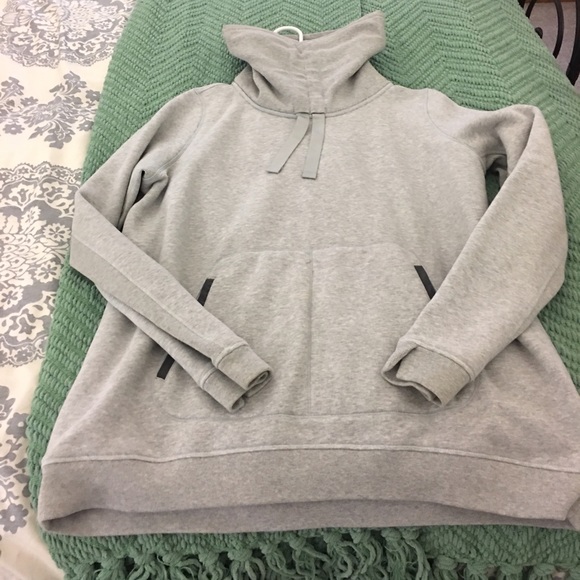 Grey lululemon pullover