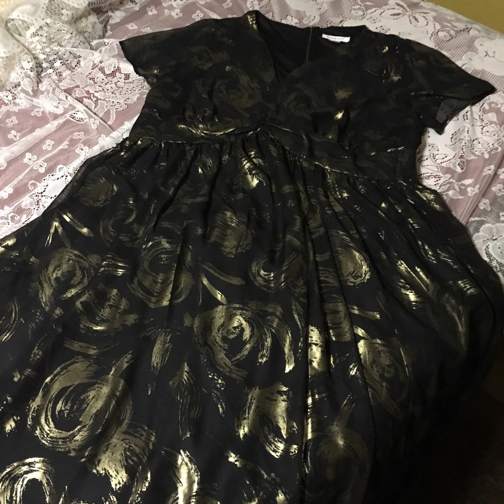 Sz 22 Floor length Gorgeous Evening Dress