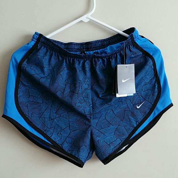 Nike Pants - LOWEST Nwt Beautiful NIKE Short Size S