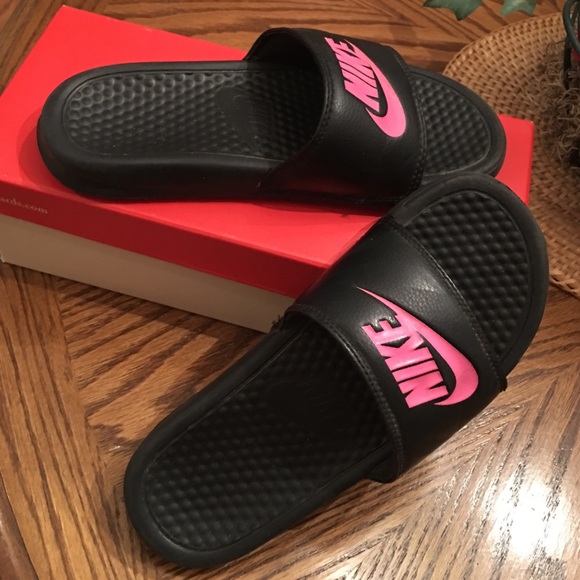 nike Shoes - Flip Flops