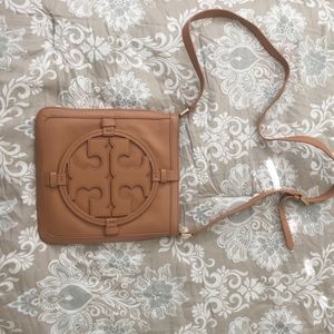 Tan Tory burch