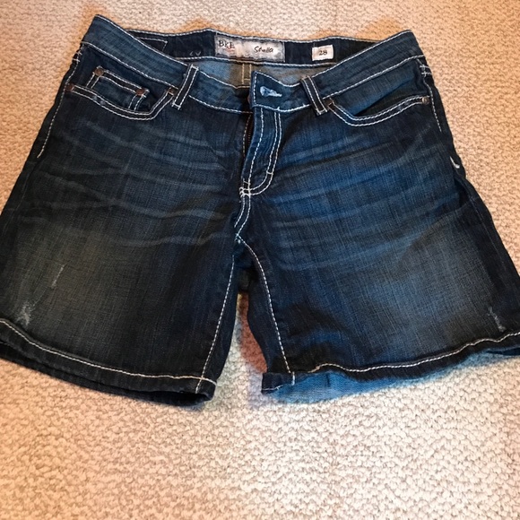 BKE shorts size 28. Like new