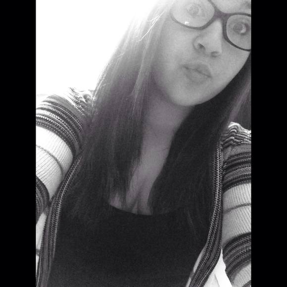 Meet your Posher, Khallie - Picture 1 of 1