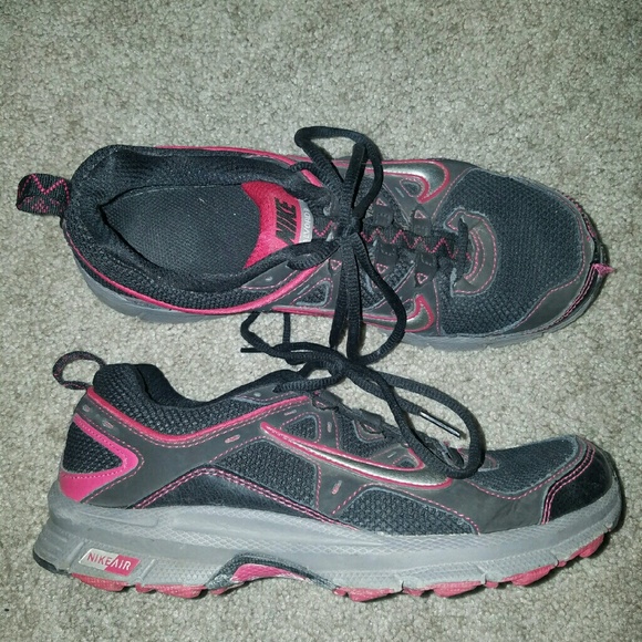 Nike Air tennis shoes. Size 8.5