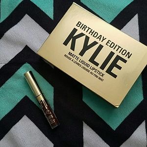 Kylie Birthday mini matte liquid lipstick