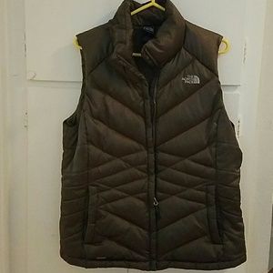 The North Face vest 550