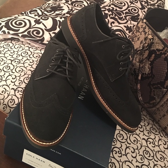 Cole Haan "Franklin Wing" Oxfords. - Picture 1 of 3
