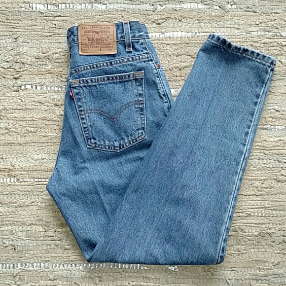 Quick sale!! Classic vintage Levis mom jeans
