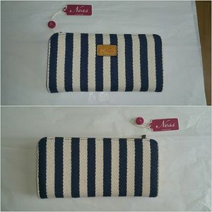 SOLD!!! NEW!! Ness Canvas Stripe Zippy Wallet