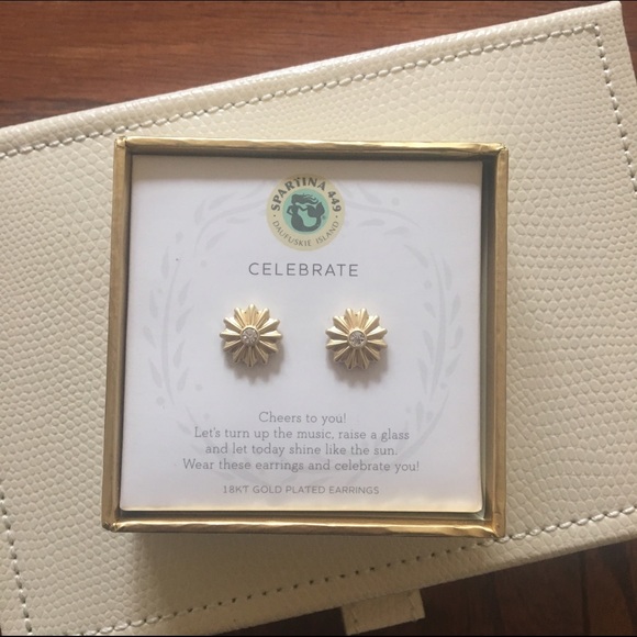 Sea La Vie gold starburst earrings