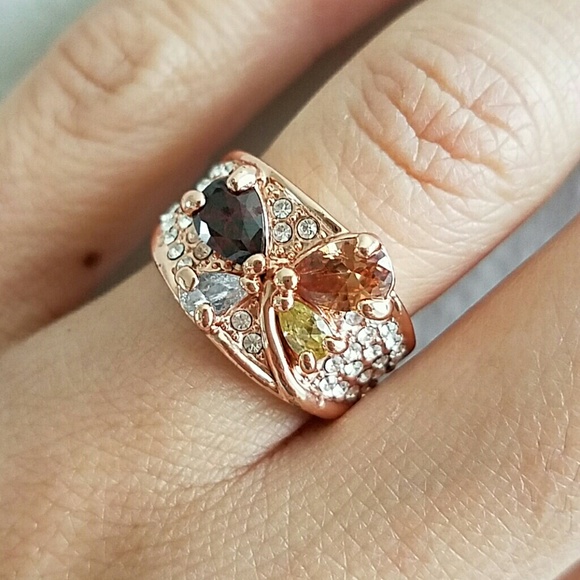 Butterfly ring
