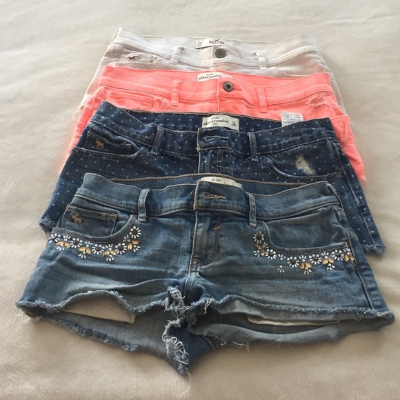 4 pairs of Abercrombie/Hollister shorts