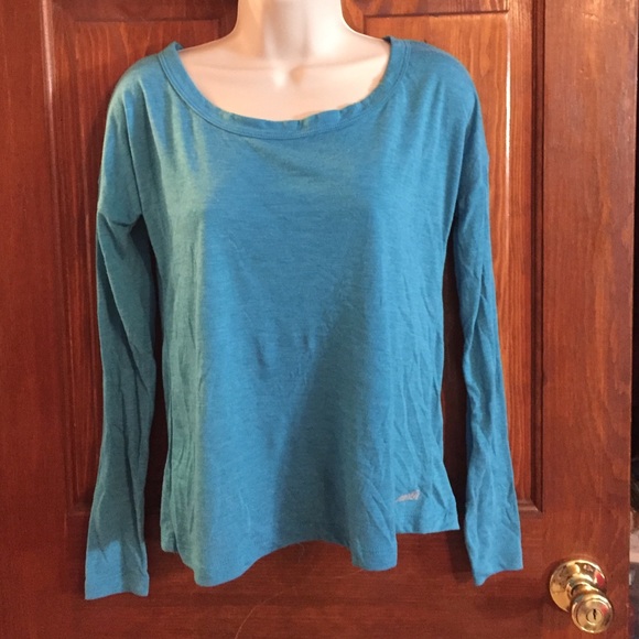 Open back running shirt
