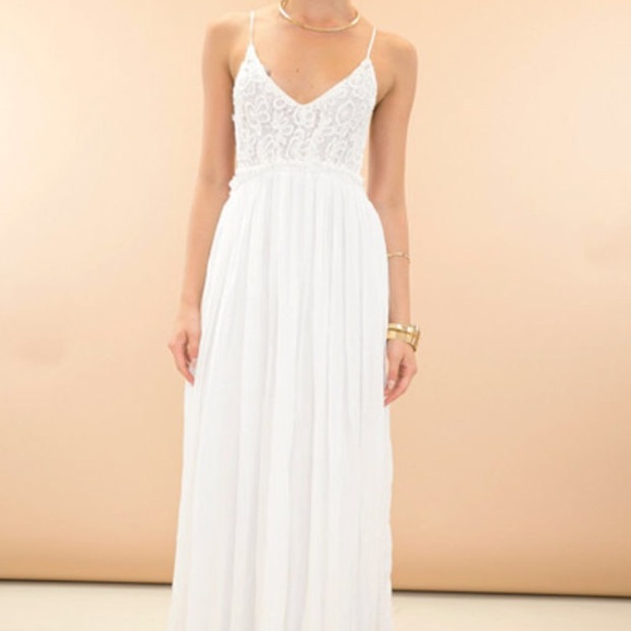 Dresses & Skirts - White prom/formal/homecoming/beach dress