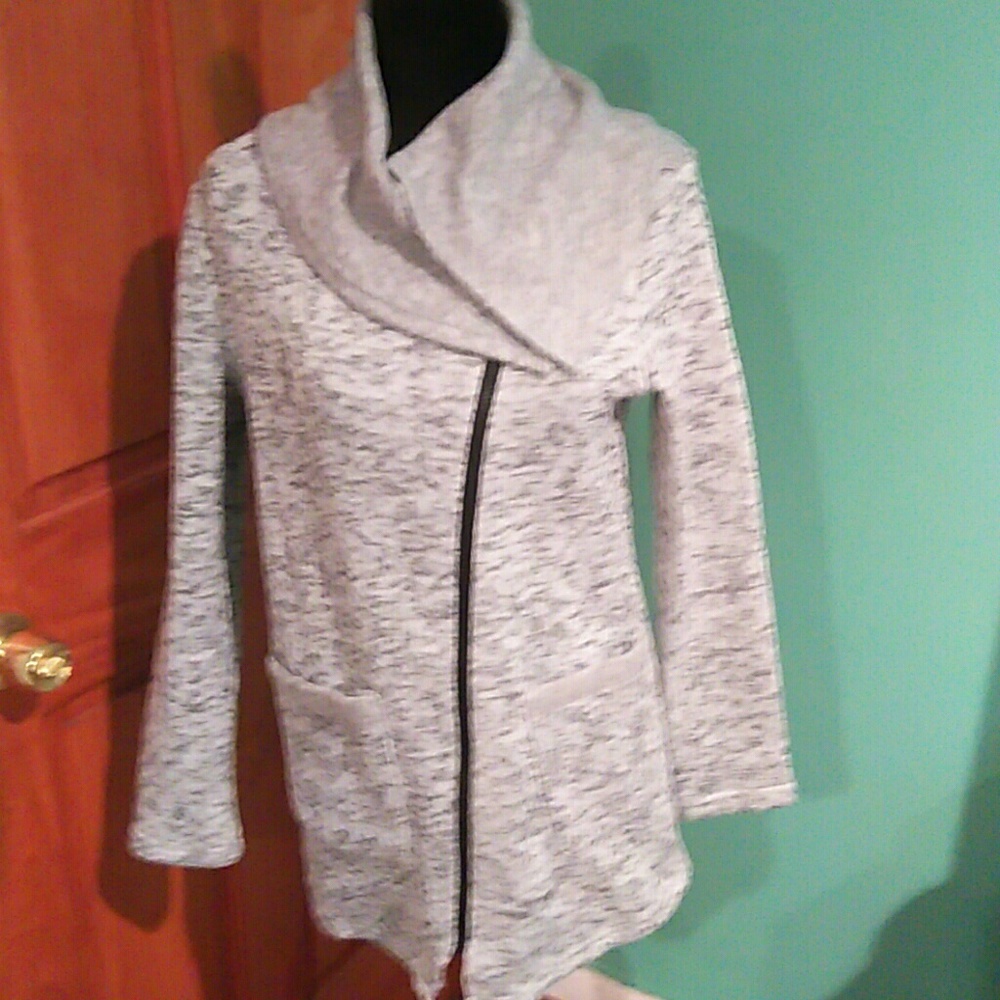 Women sweater - Picture 1 of 4